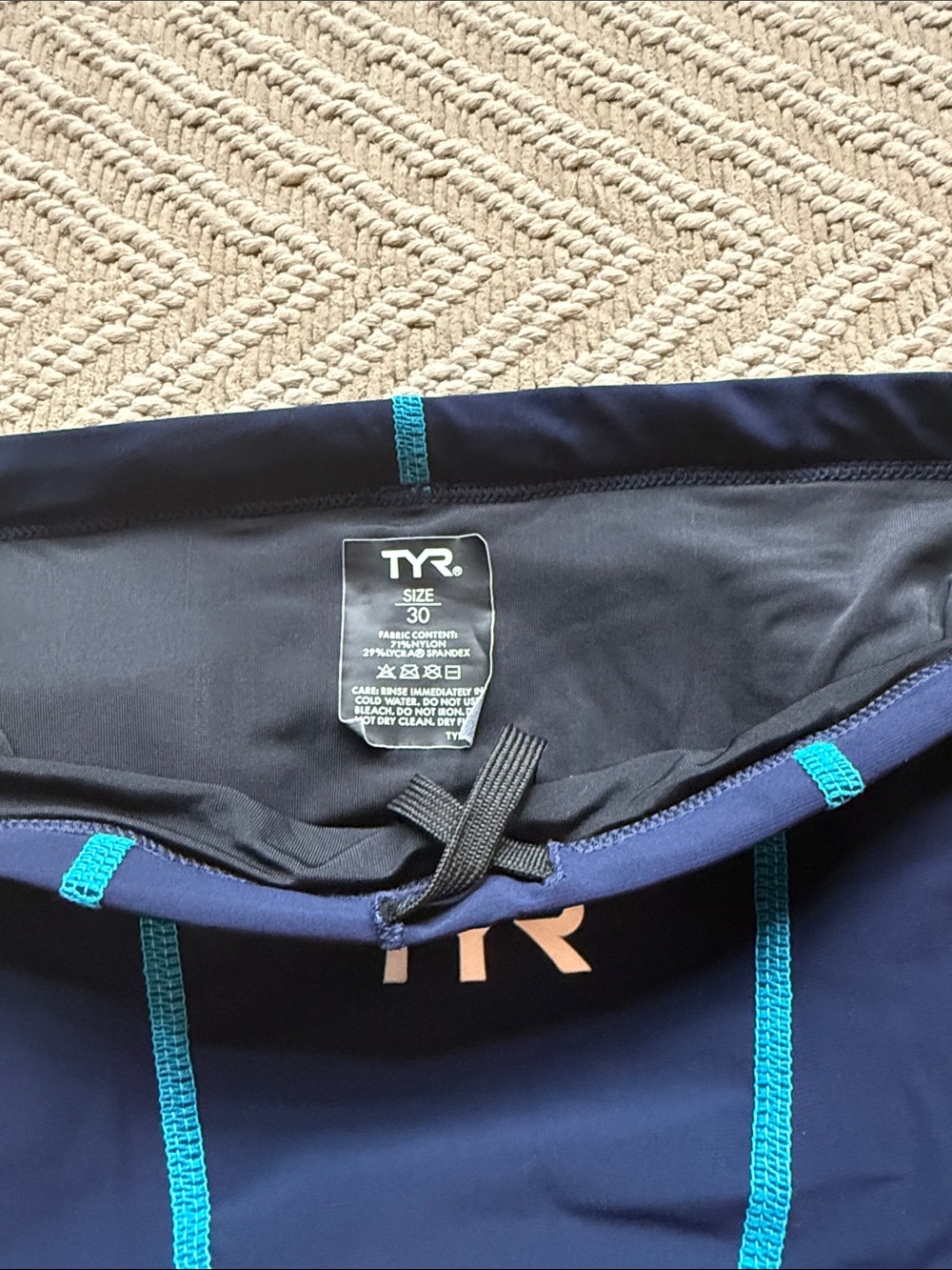 TYR size 30 tech suit thresher shorts - Picture 3 of 3